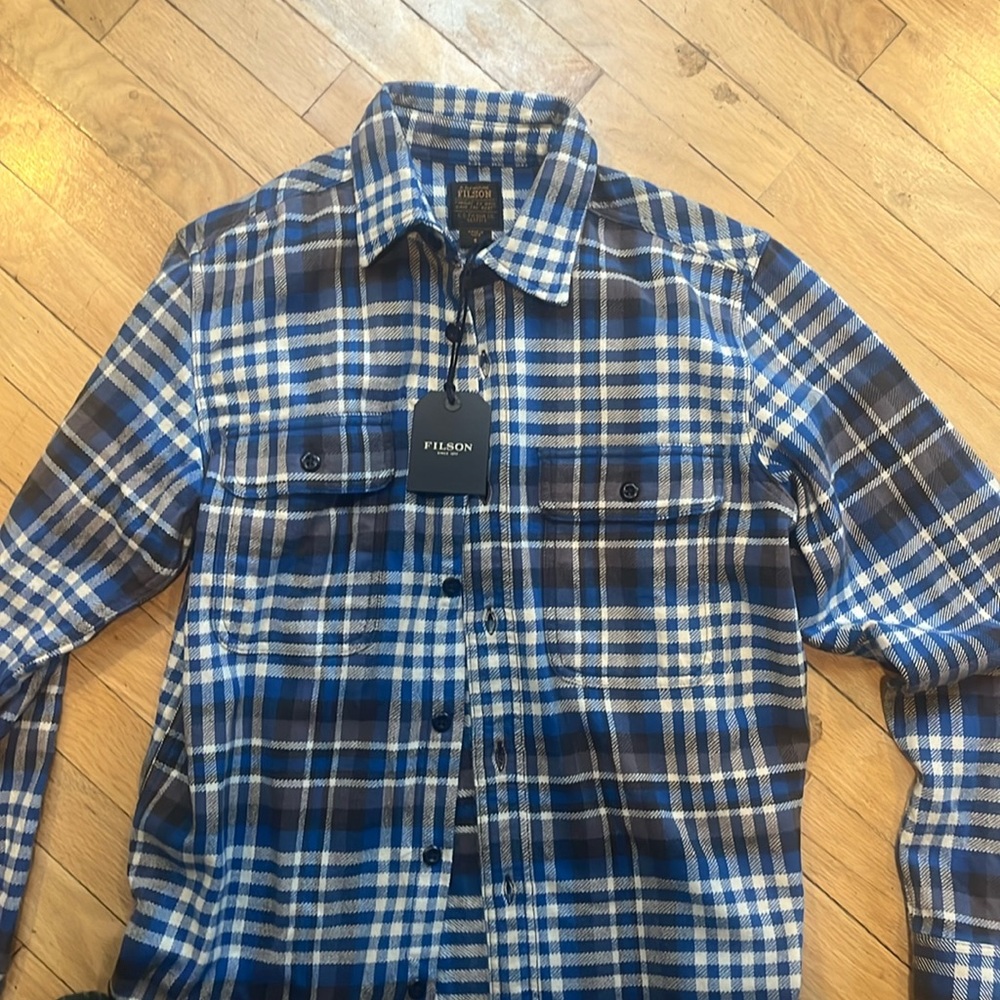 Brand new beautiful Filson vintage flannel. Incredibly well made (heavyweight)